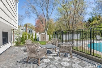 11 Guyer Rd in Westport, CT - Building Photo - Building Photo
