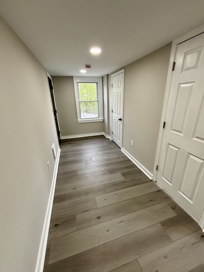 957 Springfield Rd, Unit 3 in Darby, PA - Foto de edificio - Building Photo