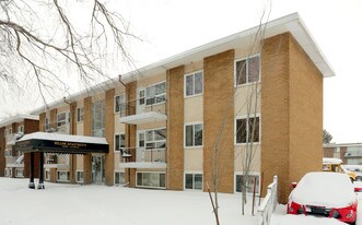 10650 110th St NW in Edmonton, AB - Building Photo