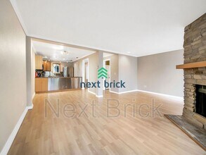 10015 NE 12th St in Bellevue, WA - Building Photo - Building Photo