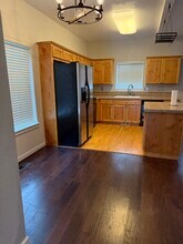 17872 SW Niks Dr in Beaverton, OR - Building Photo - Building Photo