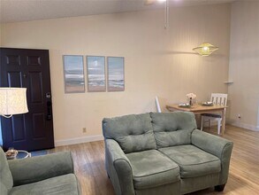 1711 Hammock Pine Blvd in Clearwater, FL - Building Photo - Building Photo