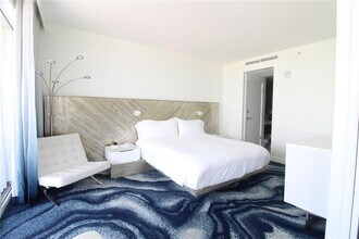 3101 Bayshore Dr, Unit 1804 in Fort Lauderdale, FL - Foto de edificio - Building Photo