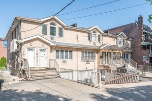 4914 67th St in Woodside, NY - Building Photo