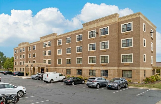 Furnished Studio-Detroit - Dearborn in Dearborn, MI - Foto de edificio - Building Photo
