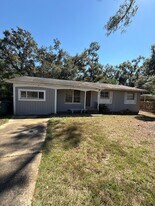 1801 Atkamire Dr in Tallahassee, FL - Building Photo