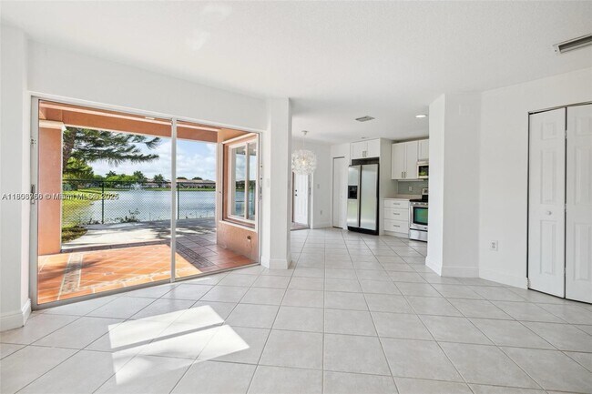 16502 SW 68th Ter in Miami, FL - Building Photo - Building Photo