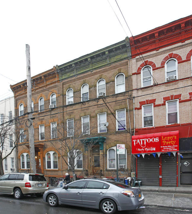 231 Wyckoff Ave in Brooklyn, NY - Building Photo