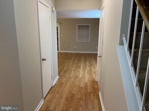 6322 Draco St in Burke, VA - Building Photo - Building Photo