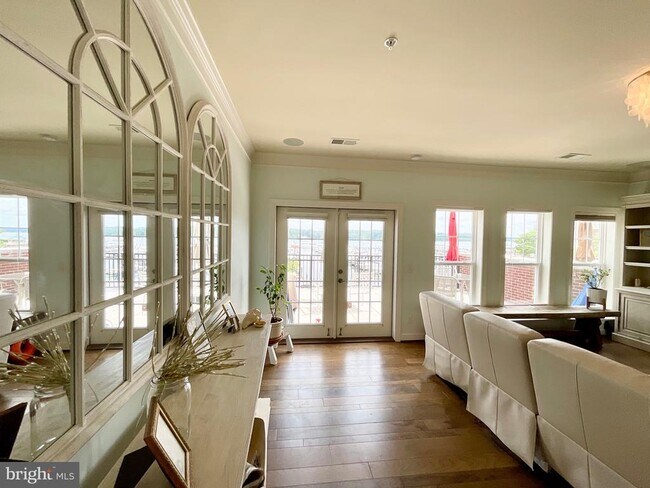 610 Marina Landing Ln in Woodbridge, VA - Foto de edificio - Building Photo