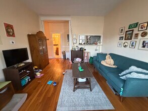 313 Allston St, Unit 1 in Boston, MA - Foto de edificio - Building Photo