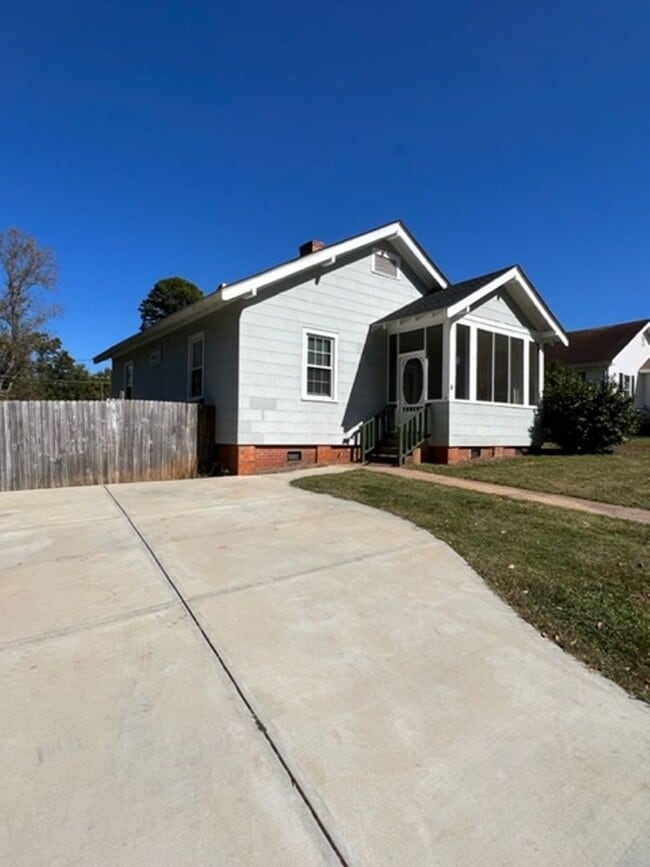 8 Piedmont St in Lyman, SC - Building Photo - Building Photo