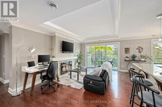 320 Sugarcreek Trail in London, ON - Building Photo - Building Photo