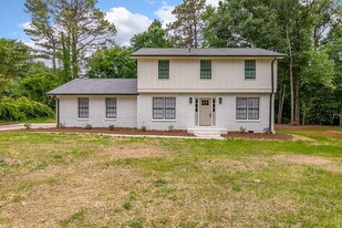 4143 Meadow Way in Marietta, GA - Building Photo