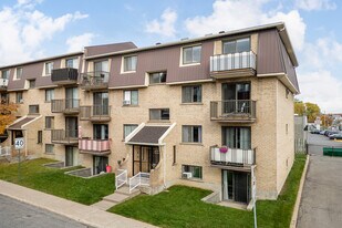 500 Clapin Pl in Laval, QC - Building Photo
