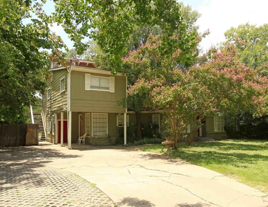 3203 Highland Ter in Austin, TX - Foto de edificio