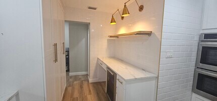 5802 N Suwanee Ave in Tampa, FL - Building Photo - Building Photo