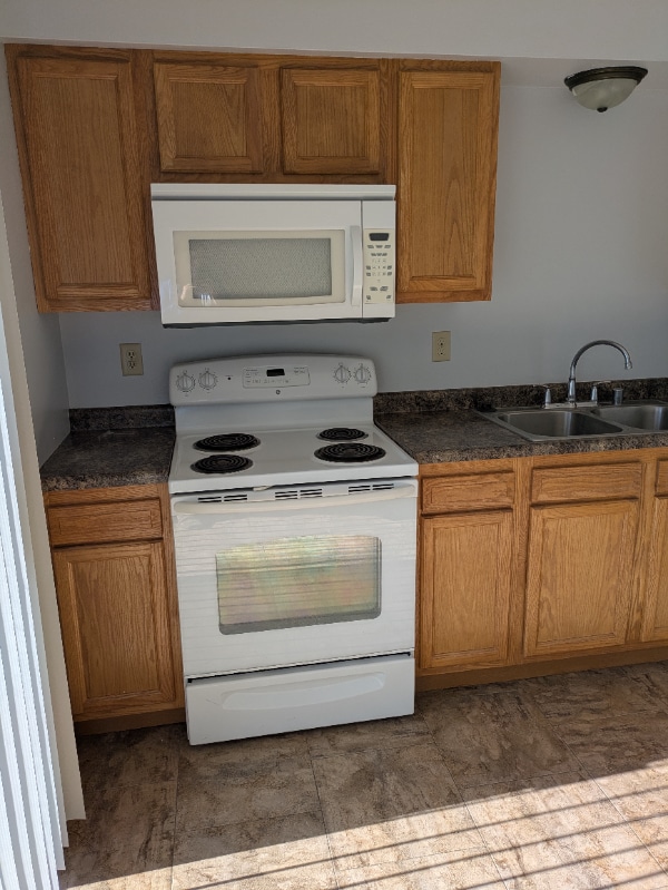 307 13th Ct in Onalaska, WI - Building Photo - Building Photo