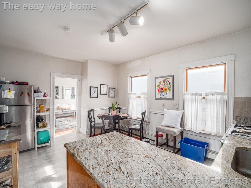 318 Beacon St, Unit 1 in Somerville, MA - Building Photo