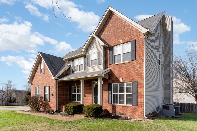 3400 McGee Cove in Thompson's Station, TN - Building Photo - Building Photo