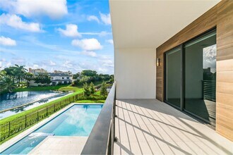 16680 Botaniko Dr N in Weston, FL - Building Photo - Building Photo