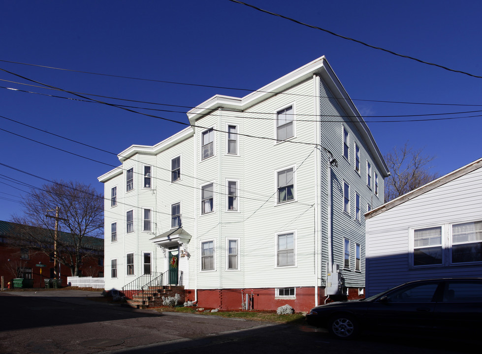 20 Brown Sq in Ipswich, MA - Building Photo