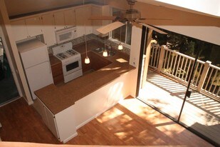 10580 Lakeside Dr N, Unit L in Garden Grove, CA - Building Photo