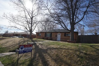 1050 E 90th Ave in Thornton, CO - Building Photo - Building Photo