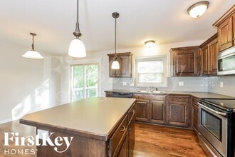 11115 Highview Rd in Peculiar, MO - Building Photo - Building Photo