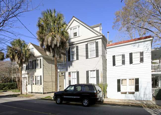 176 Wentworth St in Charleston, SC - Foto de edificio - Building Photo