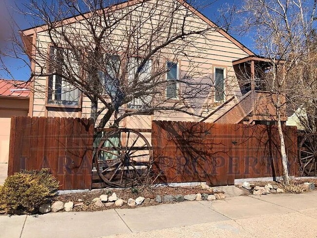 709 E Sheridan St in Laramie, WY - Building Photo - Building Photo