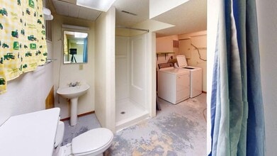 1313 E Rosser Ave in Bismarck, ND - Building Photo - Building Photo
