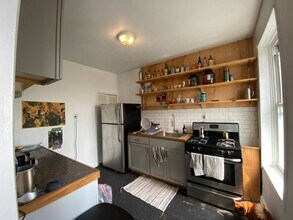 77 Dikeman St-Unit -#4 in Brooklyn, NY - Building Photo - Building Photo