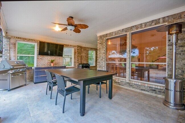 70 N Skyflower Ct in The Woodlands, TX - Building Photo - Building Photo