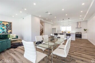 5655 Hazeltine Ave in Los Angeles, CA - Building Photo - Building Photo