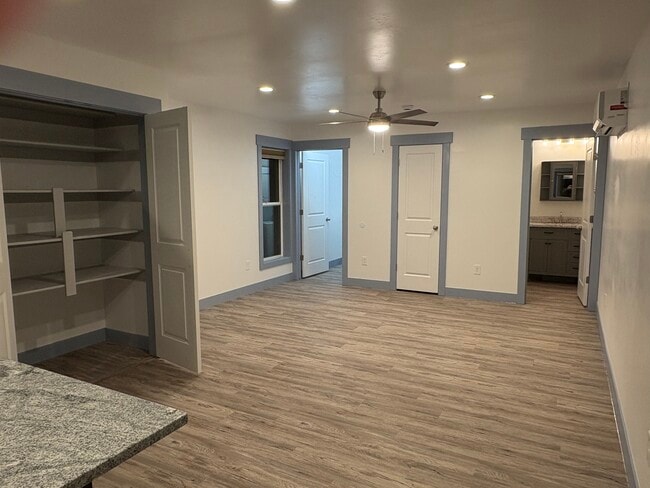 621 4th St, Unit Studio apartment in Windsor, CO - Building Photo - Building Photo