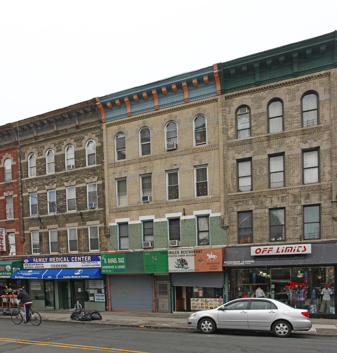 5904 5th Ave in Brooklyn, NY - Foto de edificio