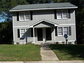 6332 Marykirk Dr in Fayetteville, NC - Building Photo