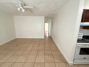 5224 NW 16th St in Lauderhill, FL - Building Photo - Building Photo