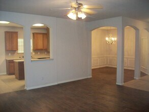 131 Impala Cir in San Antonio, TX - Building Photo - Building Photo