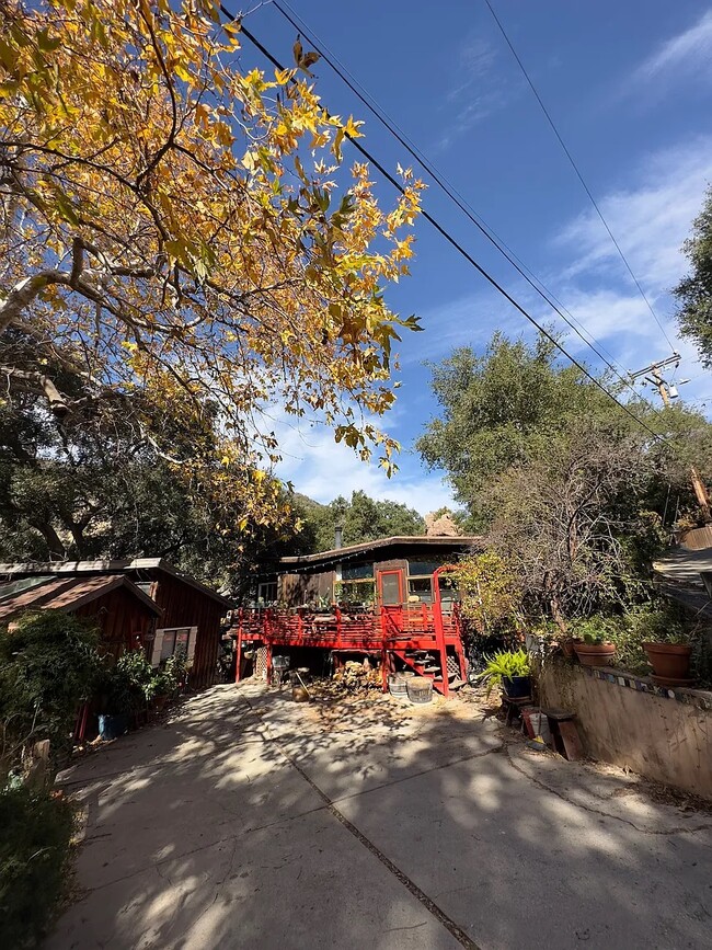 21513 Highvale Trl in Topanga, CA - Building Photo - Building Photo