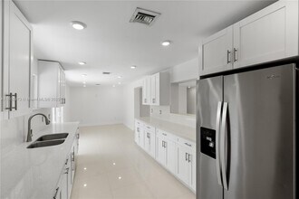 10501 SW 53rd St in Miami, FL - Building Photo - Building Photo
