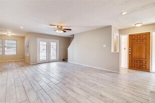 10839 Sugar Hill Dr in Houston, TX - Building Photo