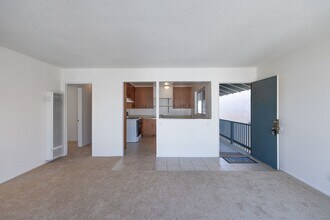 137 Simi Ave in Oxnard, CA - Building Photo - Building Photo