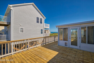 221 Topsail Rd in North Topsail Beach, NC - Building Photo - Building Photo