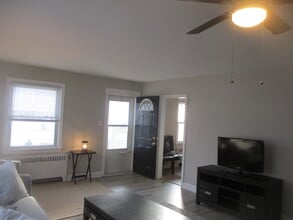 11 S Gladstone Ave, Unit 1st Floor in Margate City, NJ - Foto de edificio - Building Photo