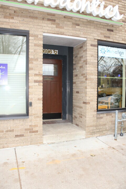 1696 1/2 W Grand Ave in St. Paul, MN - Building Photo