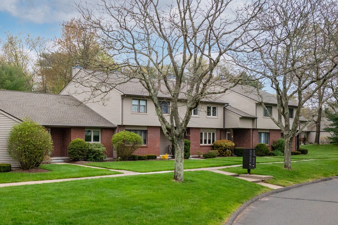 Southfield Green in Manchester, CT - Building Photo