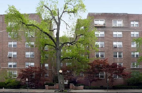 The Kensington in New Rochelle, NY - Building Photo