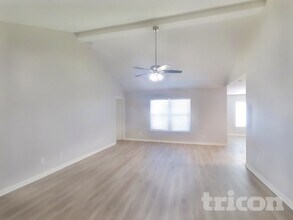 6219 Still Meadow in San Antonio, TX - Foto de edificio - Building Photo